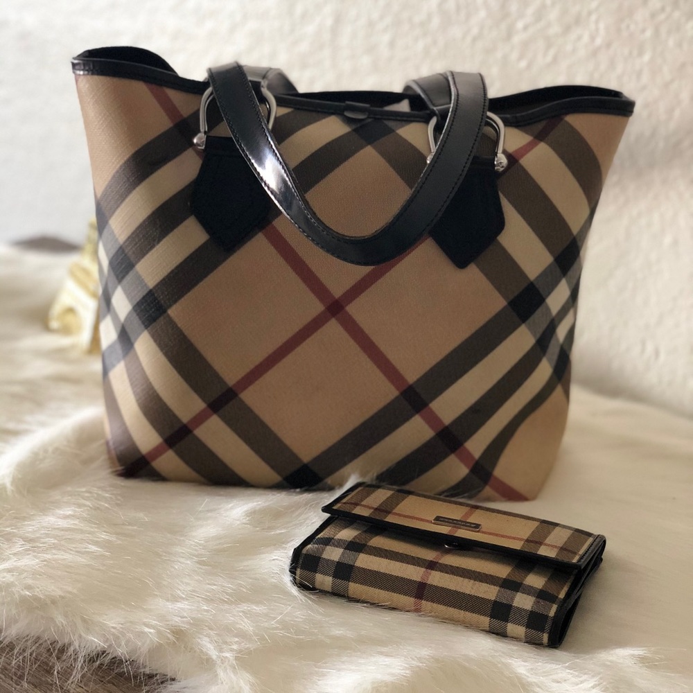 Burberry Tote!